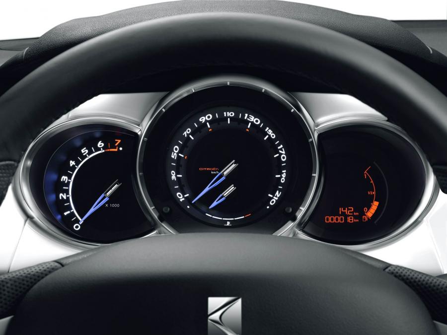  Citroen DS3 2009 года  (фото 21 из 72)